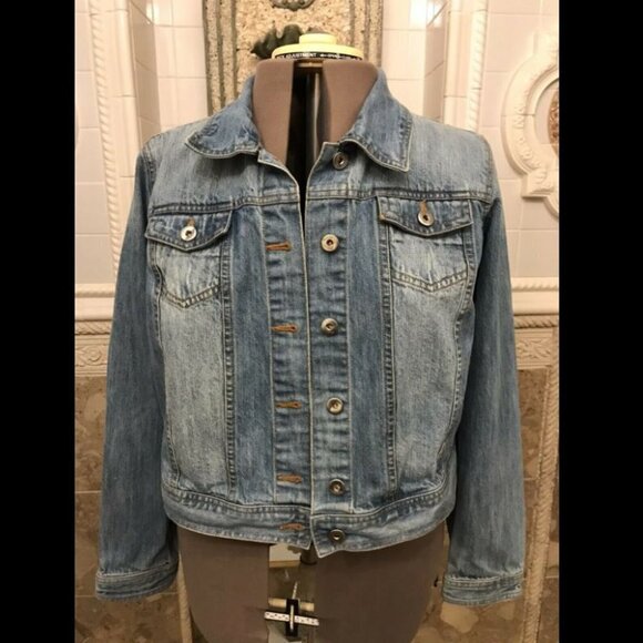 *CHETTA B. Denim Jacket. Size XL. Faded Finish. Bust 40". Pockets. B11 - Picture 1 of 8